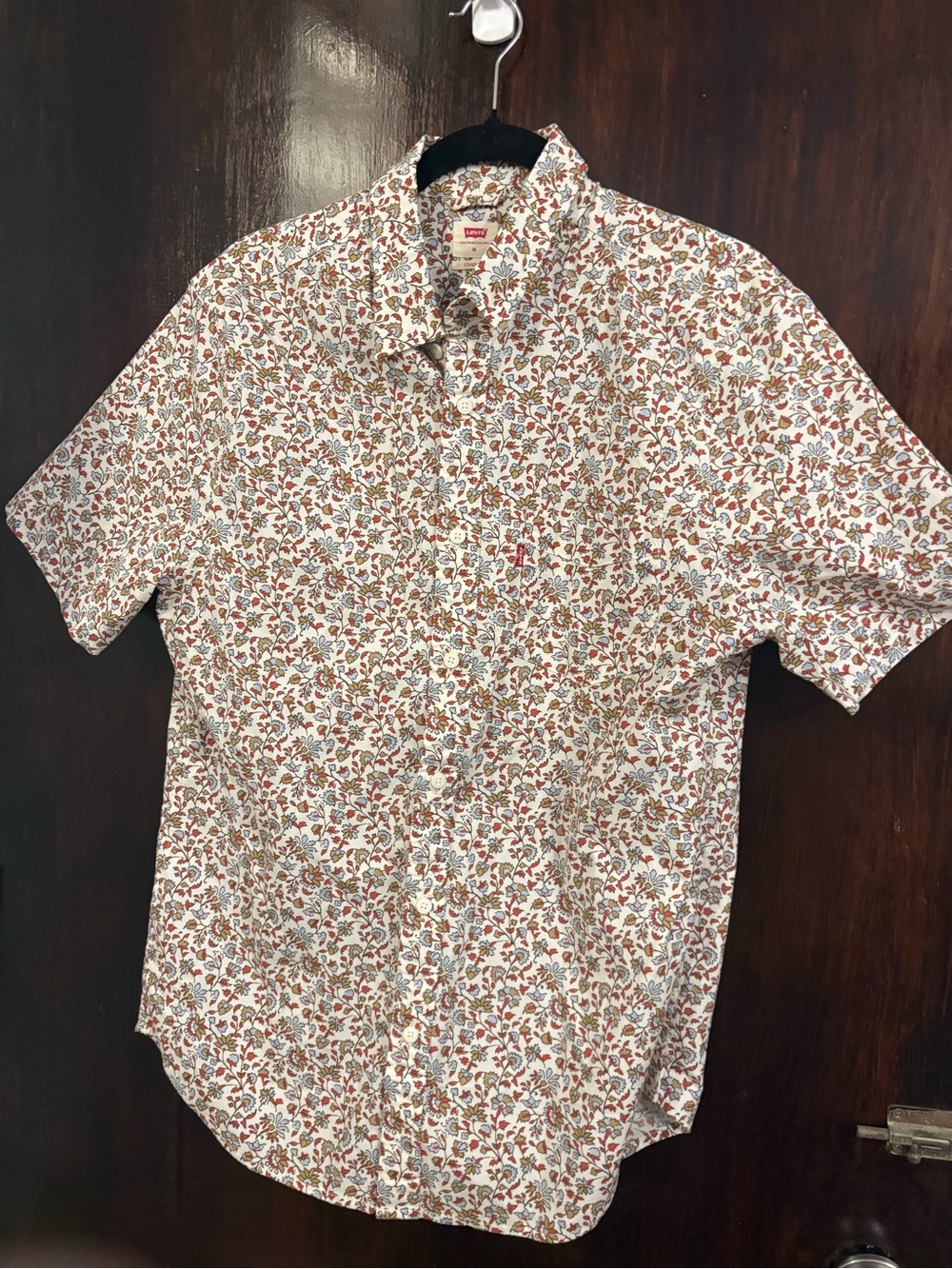 Bundle 3 for $15. Levi's Short-Sleeve Floral Button-Down Shirt. Size M.